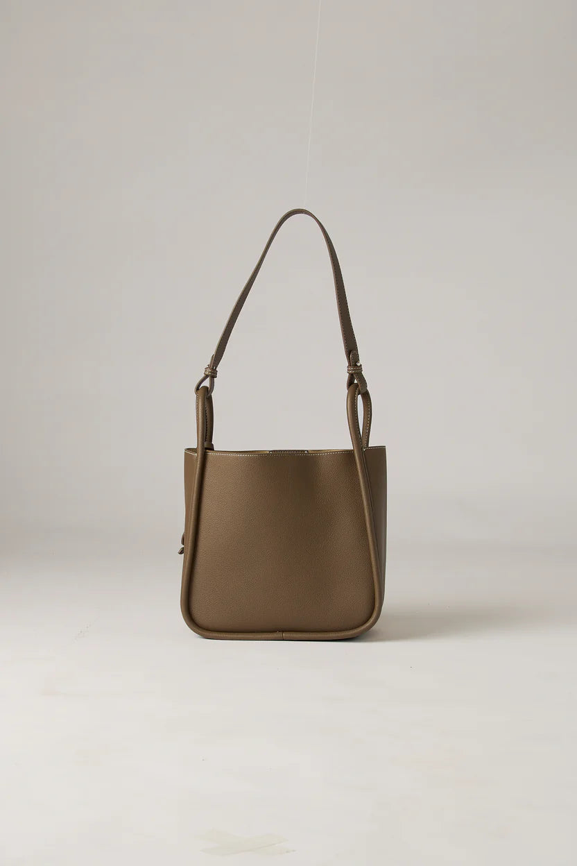 MOMENTUM JOURNEY PU (LARGE)